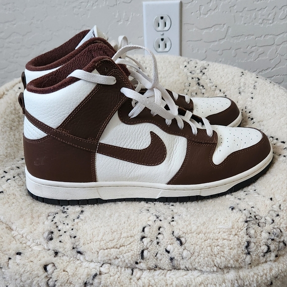 Custom Nikes - Picture 2 of 4